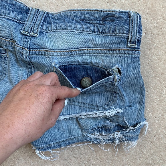 🌸2/20🌸 American Eagle ripped denim shorts - Picture 4 of 8